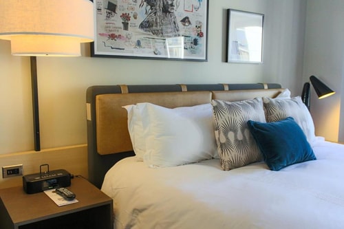 King Room Near Luxbar CHI 3 Luxury Bookings