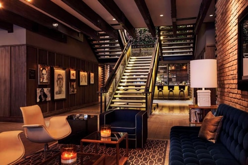King Room Near Luxbar CHI 12 Luxury Bookings