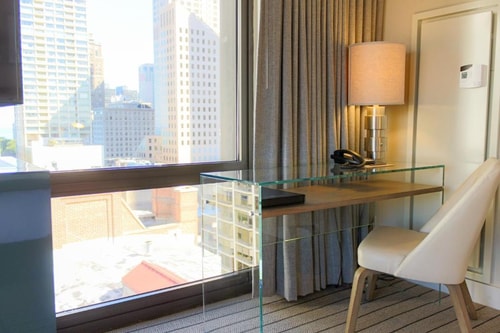 King Room Near Luxbar CHI 6 Luxury Bookings