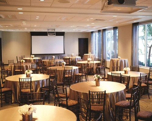 King Room Near Bass Pro Shops LAS 8 Luxury Bookings