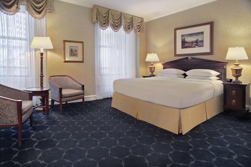 Deluxe King Room Near Biplop School CHI 3 Luxury Bookings