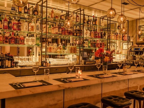 Queen Deluxe Near The Cutting Room NYC 10 Luxury Bookings