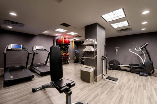 King Room Near DeJuan Stroud NYC 14 Luxury Bookings