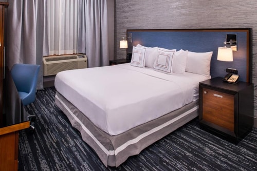 King Room Near DeJuan Stroud NYC Luxury Bookings
