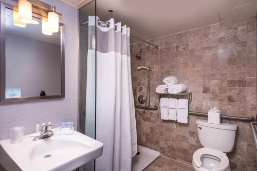 King Room Near DeJuan Stroud NYC 2 Luxury Bookings