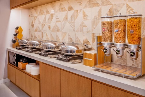 King Room Near DeJuan Stroud NYC 9 Luxury Bookings