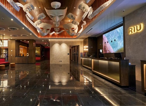 Deluxe King Near Kochi NYC 9 Luxury Bookings