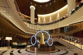 Deluxe King Near Kochi NYC 10 Luxury Bookings