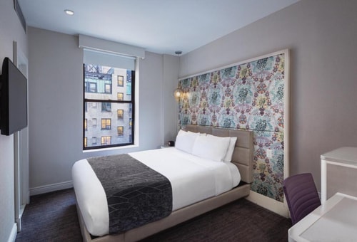 Queen Room Near T-Mobile NYC 2 Luxury Bookings