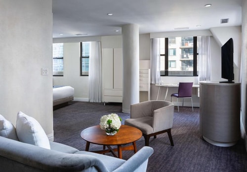 Queen Room Near T-Mobile NYC 6 Luxury Bookings
