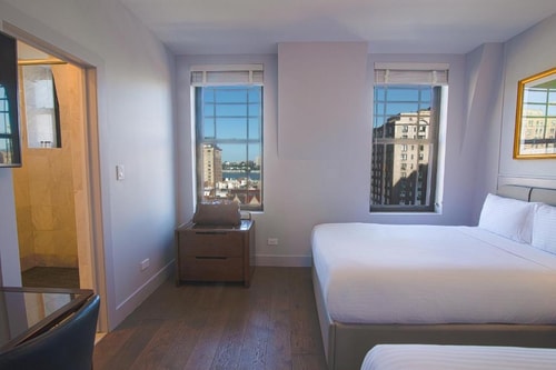Deluxe Room Near T Mobile NYC 1 Luxury Bookings