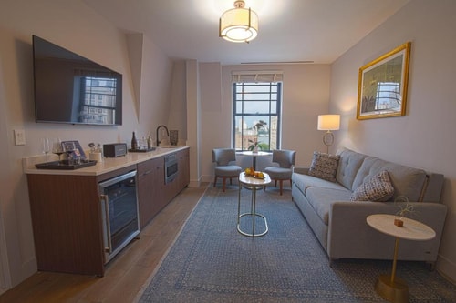 Deluxe Room Near T Mobile NYC 10 Luxury Bookings