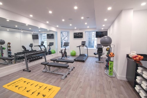 Deluxe Room Near T Mobile NYC 14 Luxury Bookings