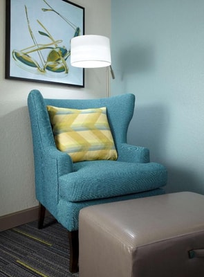 Queen Room Near Avis Car Rental ORL 2 Luxury Bookings