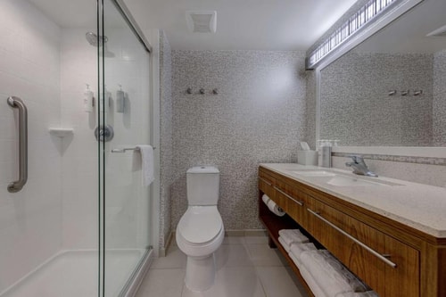 King Studio Suite Near Pretentious ORL 4 Luxury Bookings