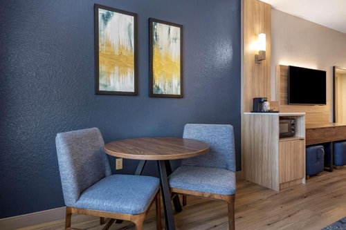 King Room  Near Service Now ORL 2 Luxury Bookings