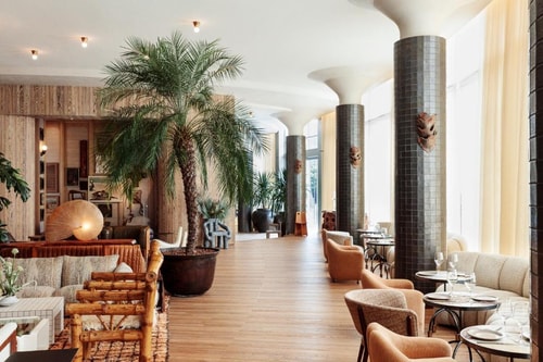 Premier King Near Santa Monica History Museum LA 5 Luxury Bookings