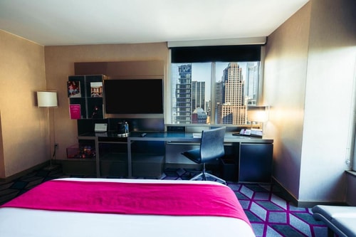 King Room Near Lunt-Fontanne Theatre NYC 3 Luxury Bookings