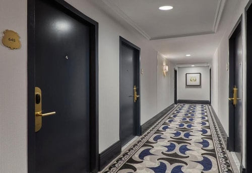 King Room Near Kaplan International Languages CHI 8 Luxury Bookings