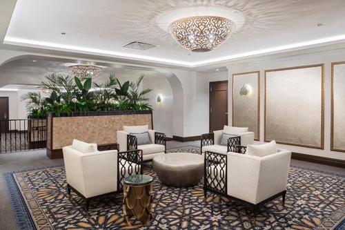 King Room Near Kaplan International Languages CHI 6 Luxury Bookings