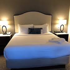 King Room Near Kaplan International Languages CHI 1 Luxury Bookings