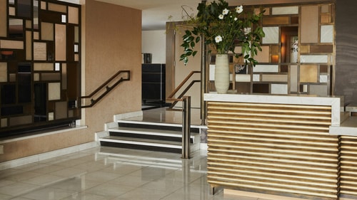 classic Suite Near United States Postal Service LA 7 Luxury Bookings