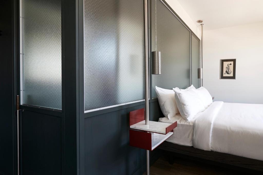 Queen Room Near Cabana Club CHI Luxury Bookings