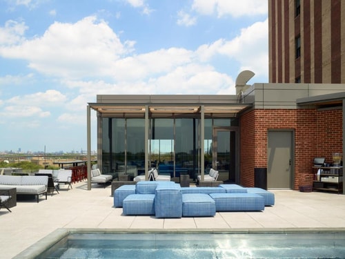 Queen Room Near Cabana Club CHI 14 Luxury Bookings