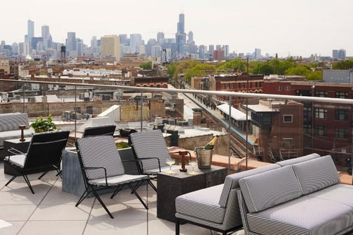 Queen Room Near Cabana Club CHI 11 Luxury Bookings