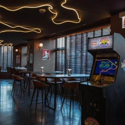 Queen Room Near Cabana Club CHI 9 Luxury Bookings