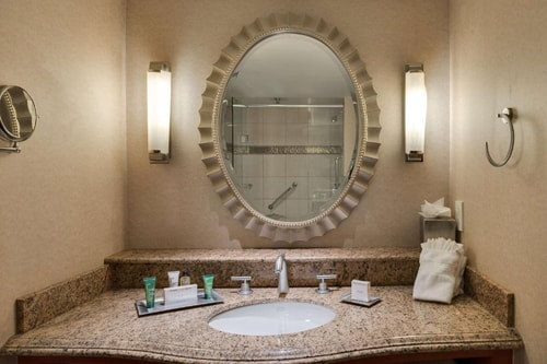 King Room Near Hilton Gift Shop WDC 4 Luxury Bookings