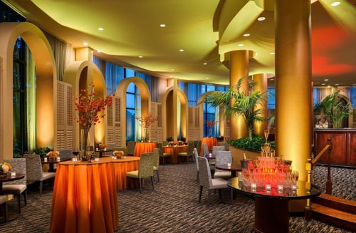 King Room Near Hilton Gift Shop WDC 11 Luxury Bookings