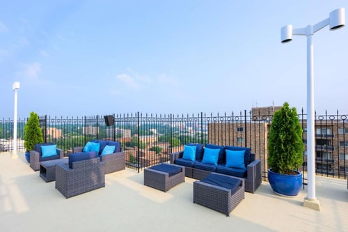 Deluxe King Room Near The Big Greek Cafe WDC 9 Luxury Bookings