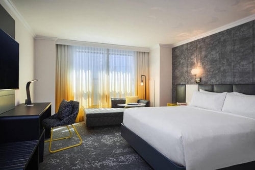 King Room Near Best Bagel & Coffee NYC Luxury Bookings