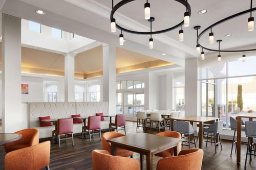 King Room Near G Skin And Beauty Institute LAS 9 Luxury Bookings