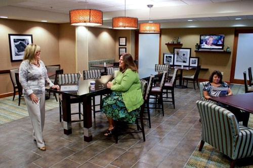 King Room Near Life Storage LAS 9 Luxury Bookings