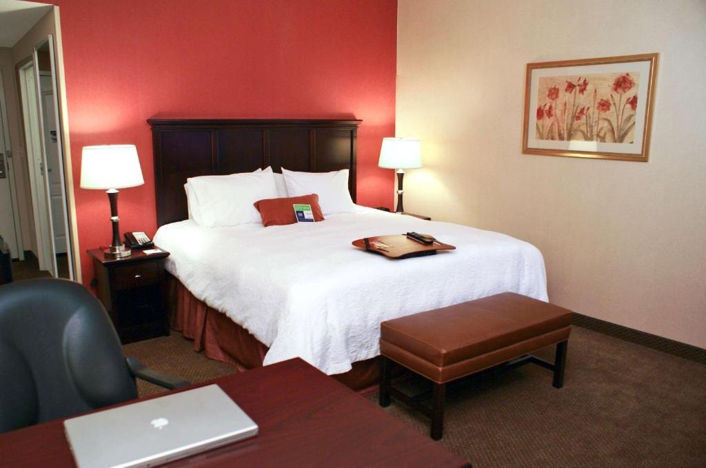 King Room Near Life Storage LAS Luxury Bookings