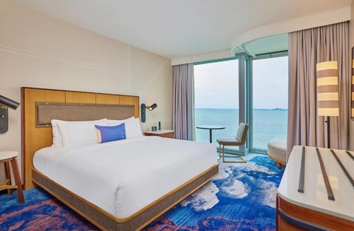 King Room Near Shakespeare Theater CHI Luxury Bookings