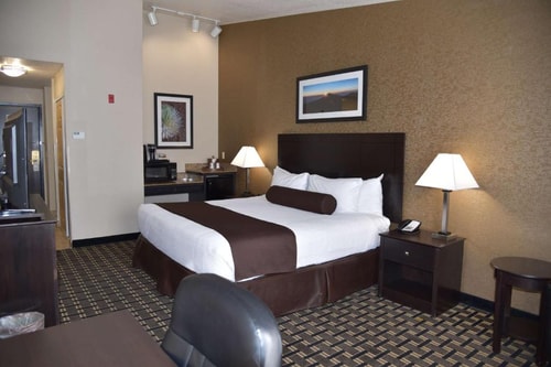 Queen Room Near Dream Dental LAS Luxury Bookings