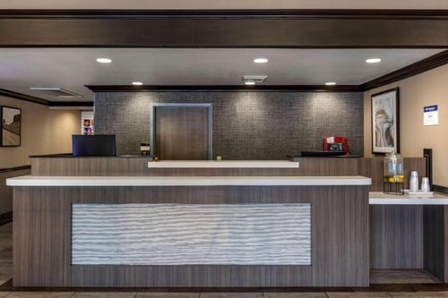 Queen Room Near Dream Dental LAS 9 Luxury Bookings