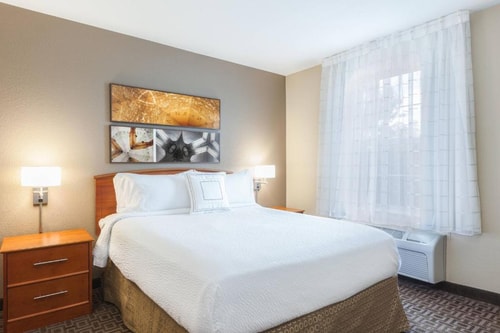 Queen Studio With Sofa Bed Near Planet Fitness HOU Luxury Bookings