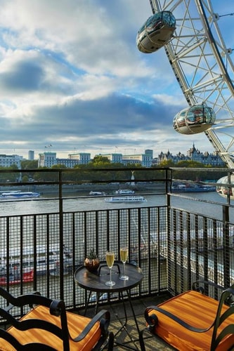 Deluxe King Room Near The Graffiti Tunnel LON 11 Luxury Bookings
