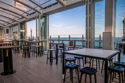King Room Near Shakespeare Theater CHI 10 Luxury Bookings