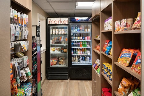 Queen Suite Near Sahara Resort LAS 8 Luxury Bookings