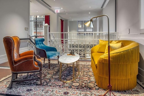 King Room Near Jimmy Johns CHI 9 Luxury Bookings