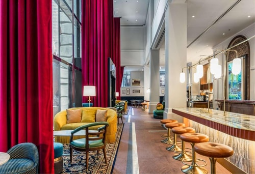 King Room Near Jimmy Johns CHI 10 Luxury Bookings