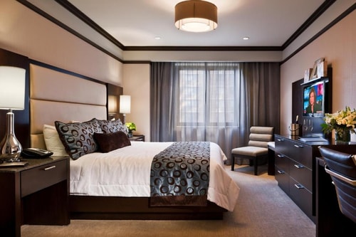 Deluxe Queen Room Near Ambassador Theatre NYC 1 Luxury Bookings