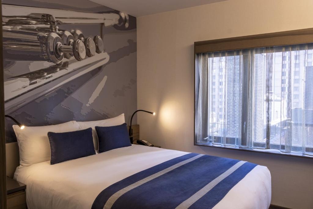 Superior Queen Room Near Carnegie Hall NYC Luxury Bookings