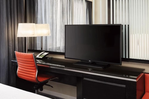 KingRoom Near T Mobile NYC 5 Luxury Bookings