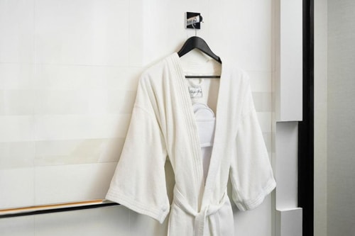 KingRoom Near T Mobile NYC 4 Luxury Bookings